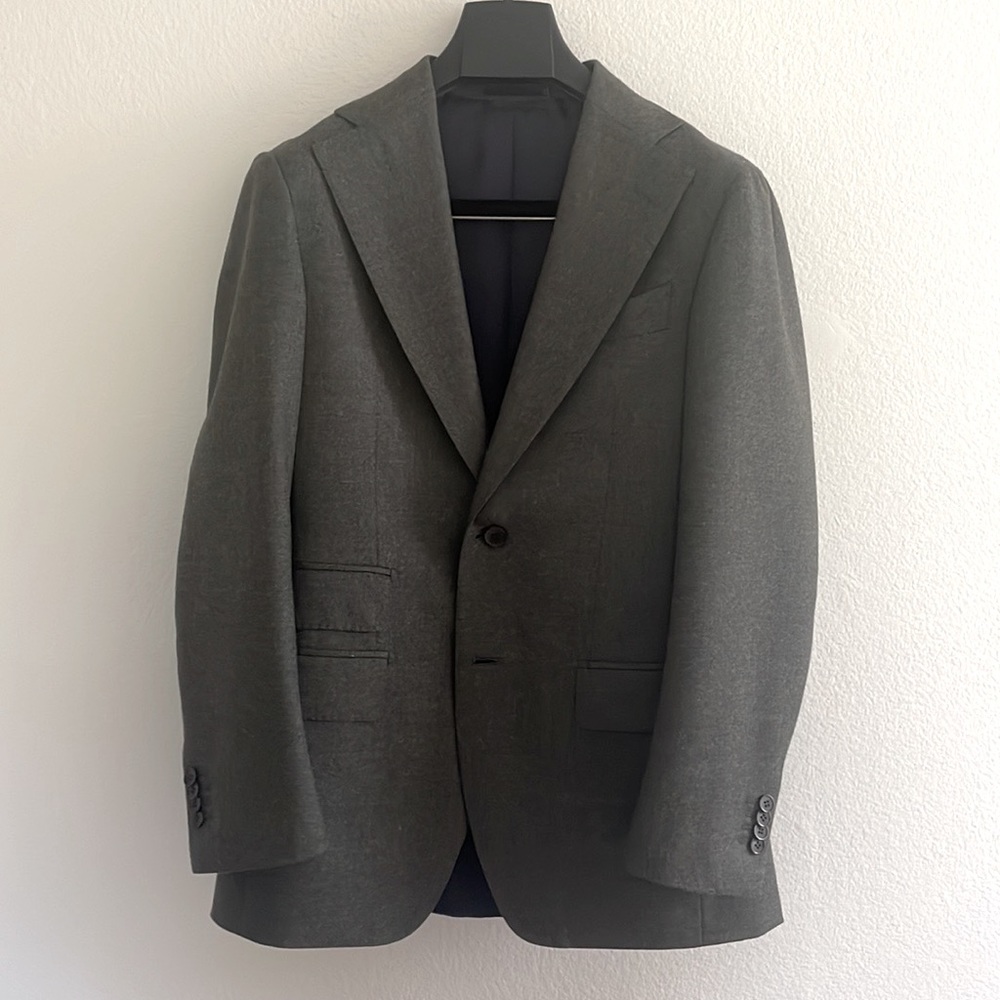 SuitSupply - HAVANA GREEN PLAIN
P5554I
SIZE: 36